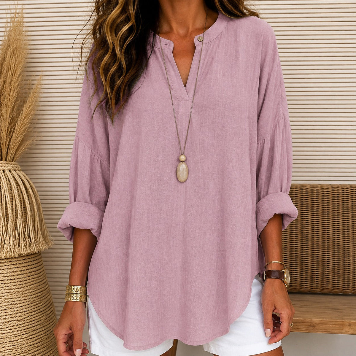 Blusa Aline em Linho de Algodão com Mangas Longas Dobráveis e Decote em V